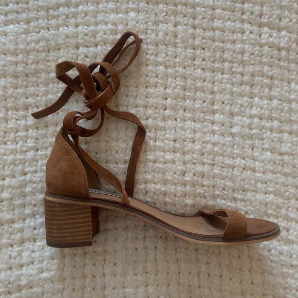 Steve Madden Rizzaa Brown Suede Lace Up Heel - Picture 4 of 5
